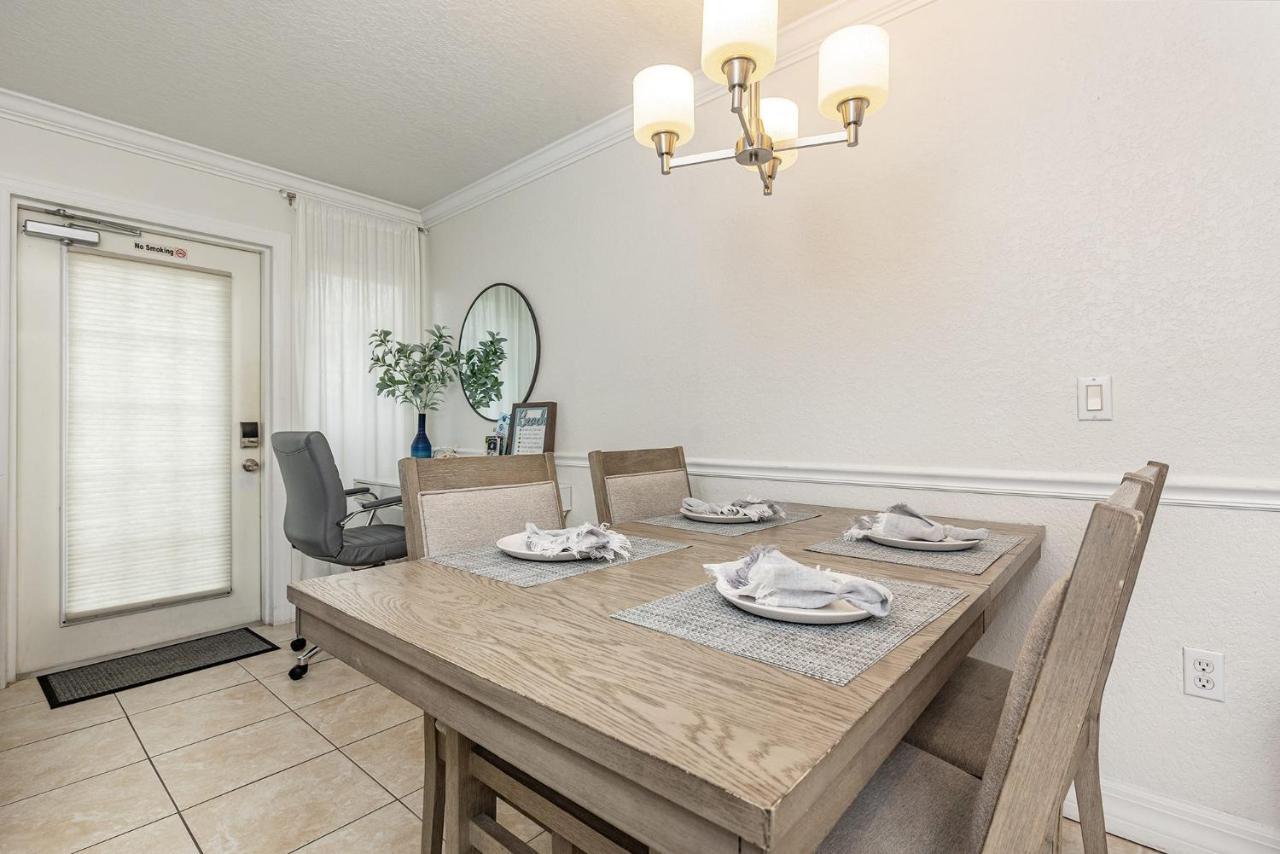 Heat Of Siesta Village Walk To Beach W Heated Pool Siesta Key Exterior photo